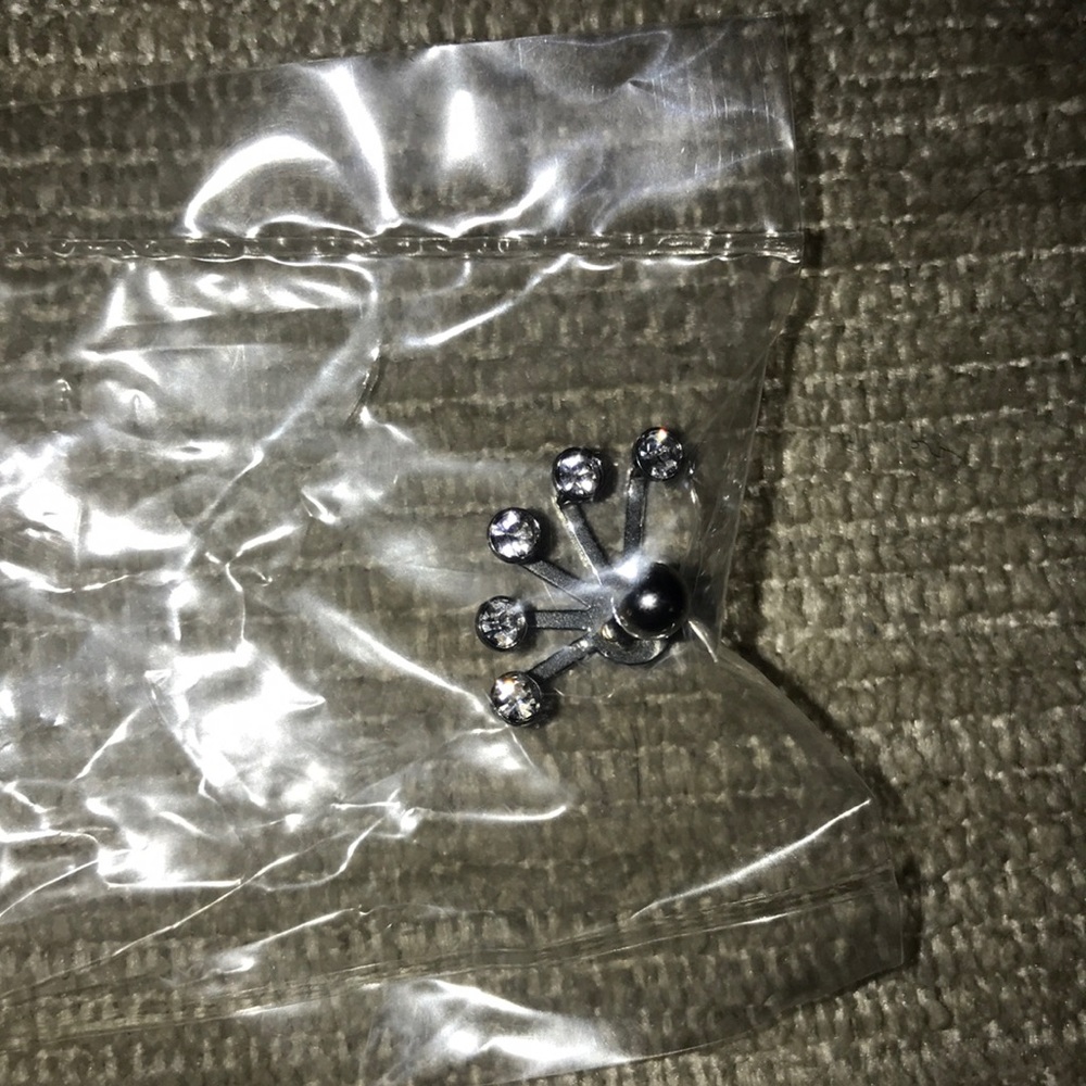 Cartilage ring, never opened